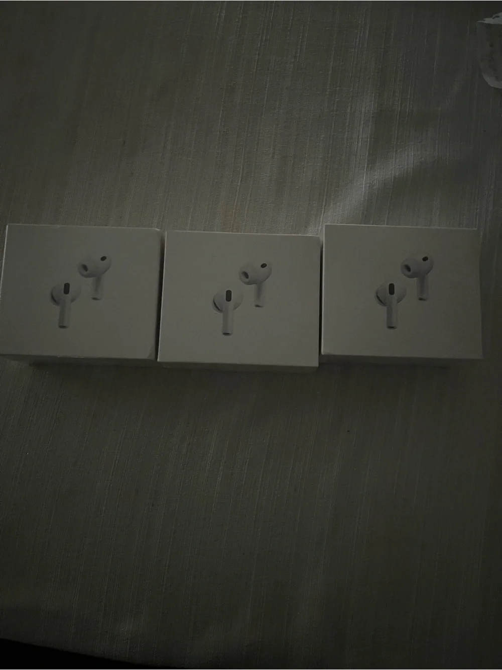 Apple White Wireless Earbuds with Charging Case